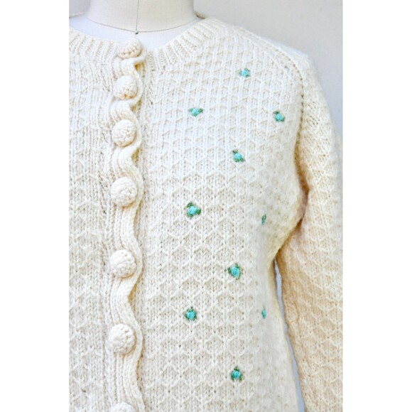 50s WOOL Floral Embroidered Cardigan GORGEOUs Little Bue Flowers Chunky XS - S - Picture 8 of 10